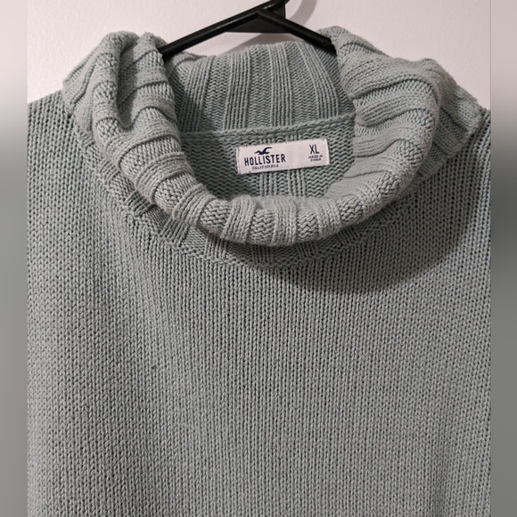 3/30$ Hollister Oversized Turtle Neck Sweater Gray Turquoise - Picture 3 of 3